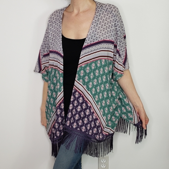 Victoria's Secret fringed kimono multi pattern - Picture 1 of 9